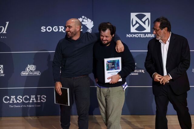 Um momento de alegria partilhado entre os chefes Gonçalo Castel-Branco e João Rodrigues