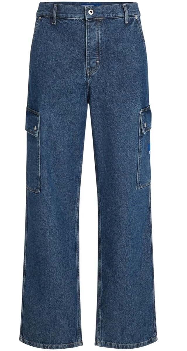 Calças cargo wide-leg em ganga, €159, Karl Lagerfeld Jeans.