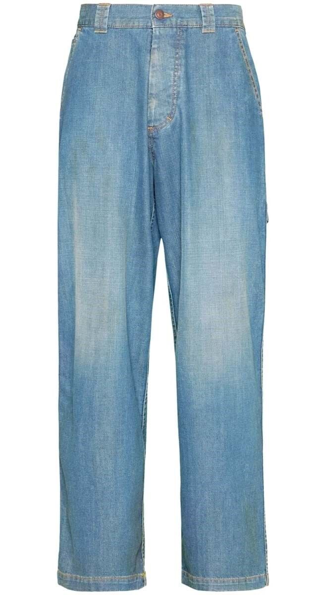 Calças wide-leg em ganga, €790, Maison Margiela.