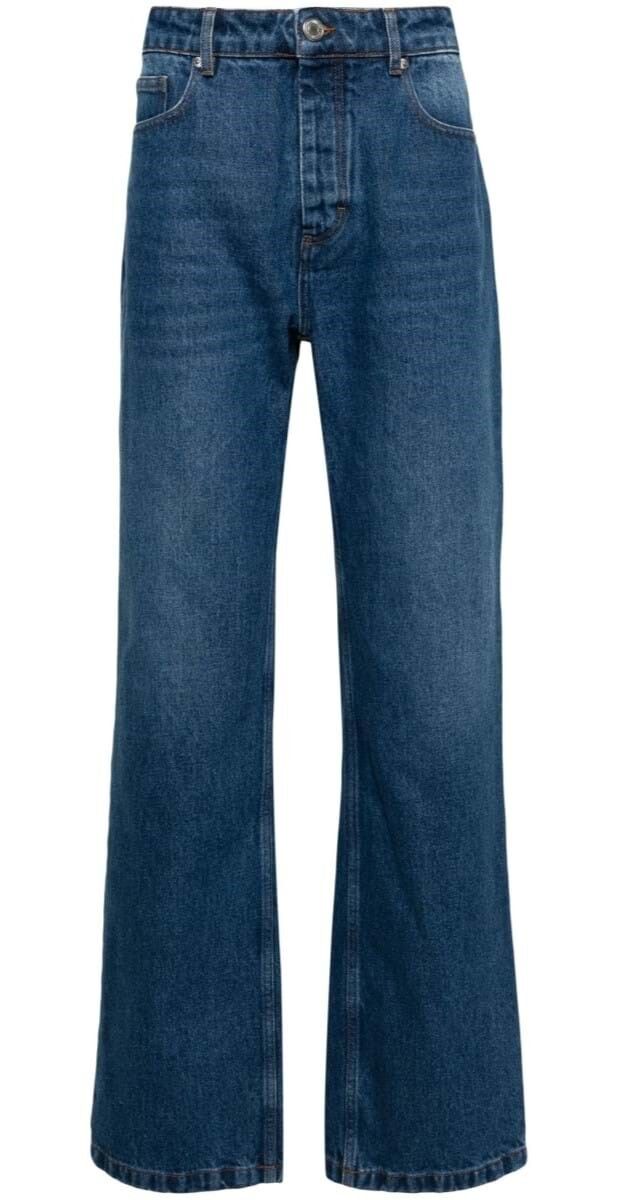 Calças straight-leg em ganga, €285, Ami Paris.