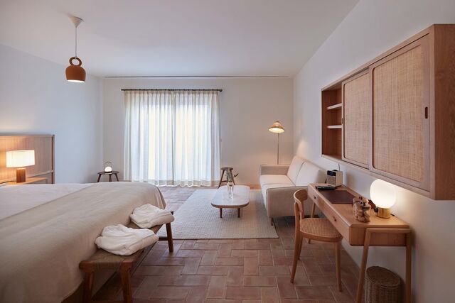 Cores e materiais orgânicos foram escolhas centrais na decoração