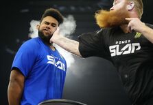 Campeonato de chapadas: o novo desporto americano