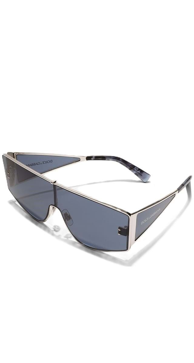 Óculos de sol DNA com armação metálica, €350, Dolce & Gabbana.