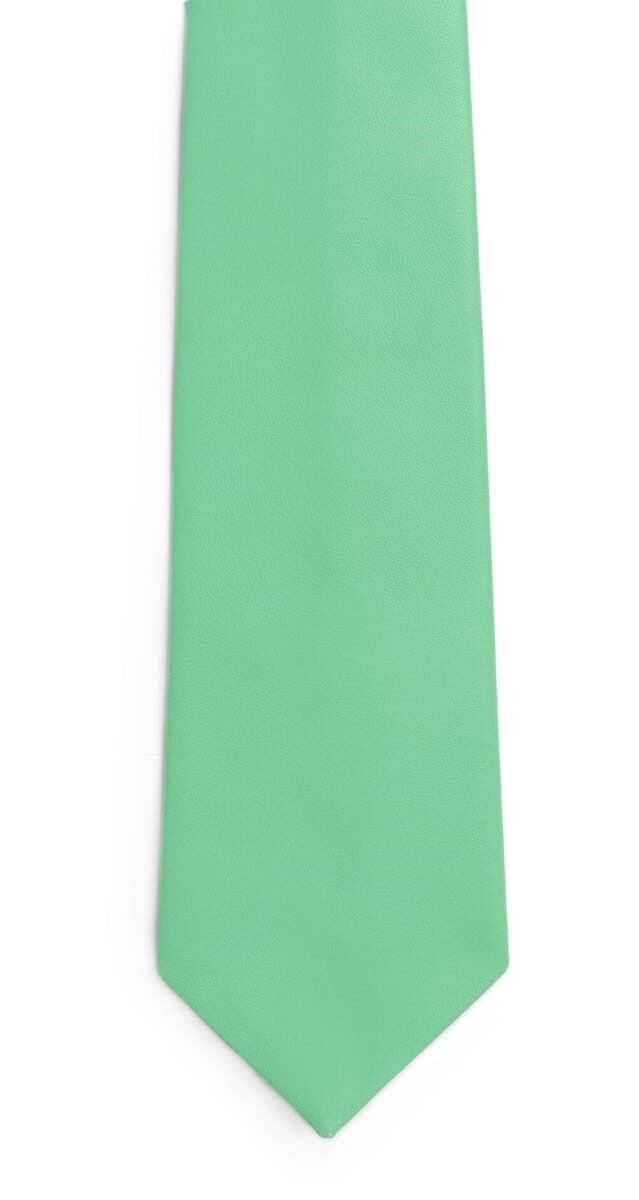 Gravata em pele, €350, Bottega Veneta.