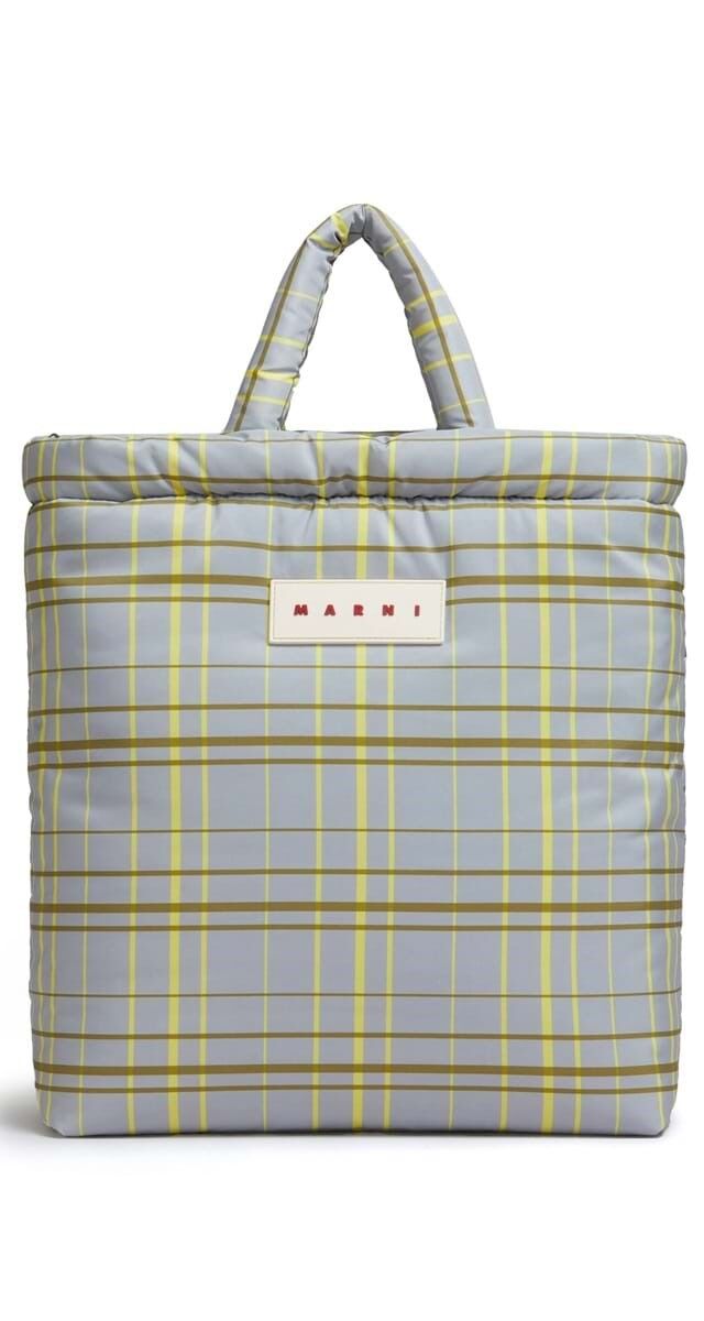 Saco acolchoado estampado, €795, Marni.