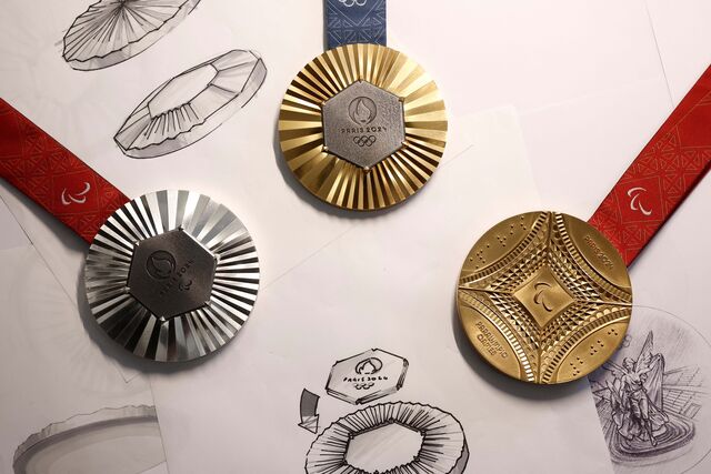 A Chaumet baseou-se na sua rica herança e no seu estilo estilístico evocativo para criar um design que funde a tradição e a modernidade.
