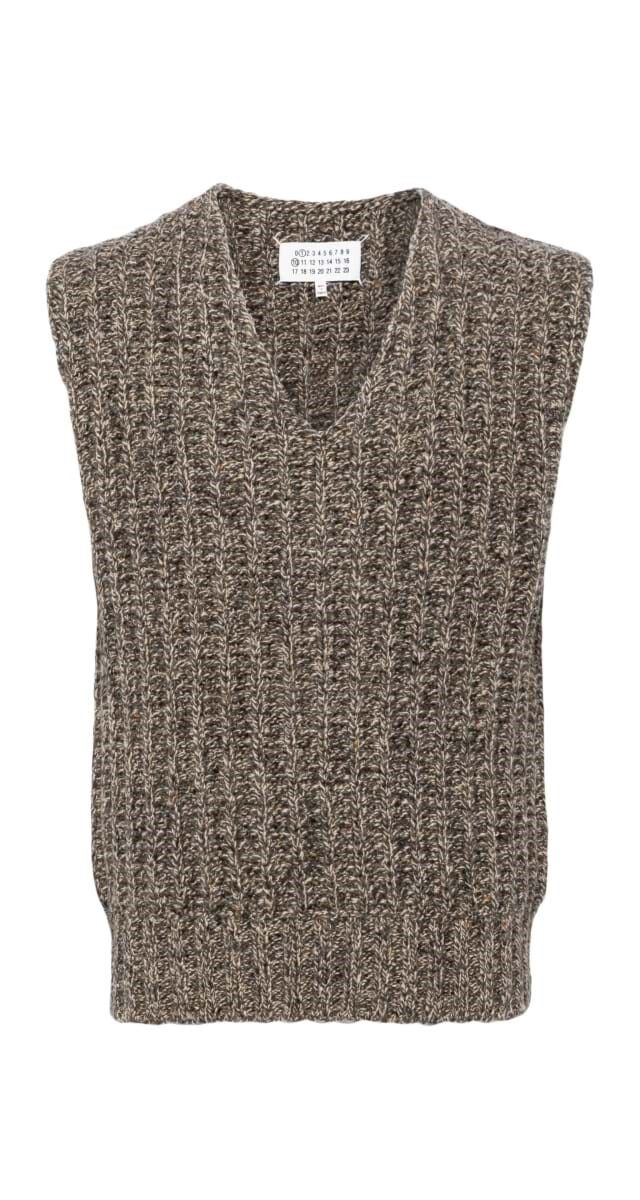Colete em malha de lã, €890, Maison Margiela.