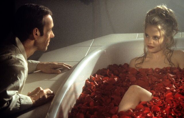 O aclamado filme "Beleza Americana", de Sam Mendes. Na fotografia, Kevin Spacey e Mena Suvari.