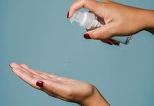 Níveis elevados de benzeno encontrados em produtos de cosmética