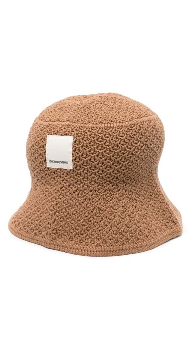 Chapéu em crochet de algodão, €232, Emporio Armani.