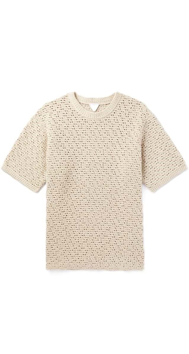 T-shirt em crochet, €950 Bottega Veneta.