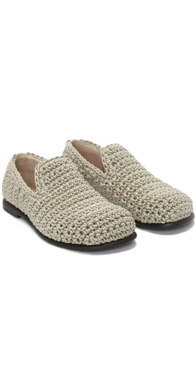 Mocassins em crochet, €565, JW Anderson.