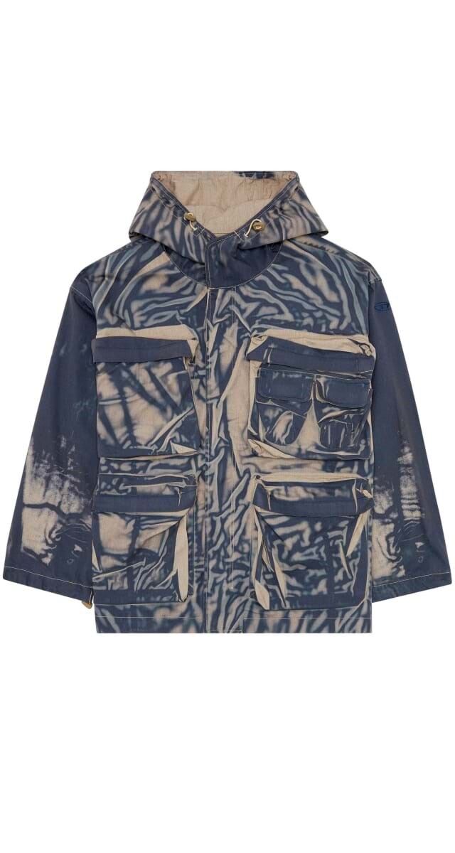 Casaco J-Cadmus em algodão estampado, €450, Diesel.