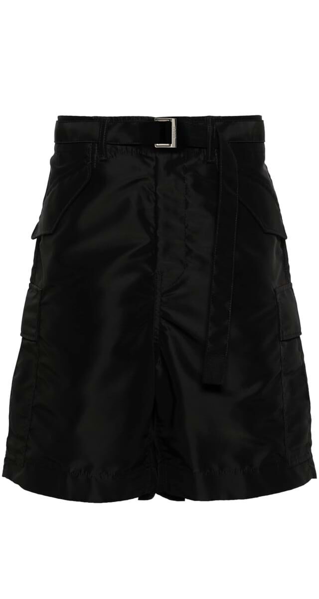 Calções com cinto, €662, Sacai.