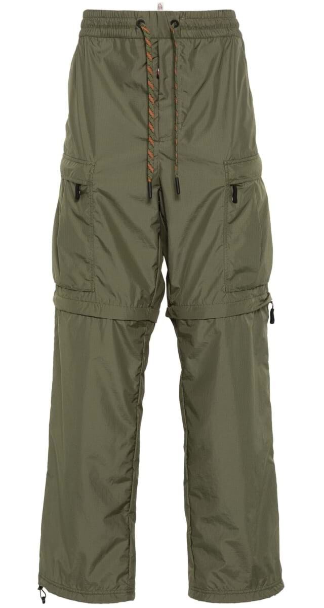 Calças ajustáveis em tecido técnico, € 580, Moncler Grenoble.
