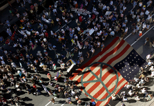 Isto Lembra-me Uma História: Do cheiro da guerra e do símbolo da paz