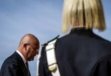 Isto Lembra-me Uma História: As famílias e as Bíblias nas mãos de políticos