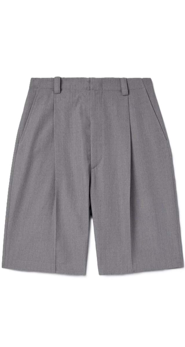 Calções em lã fria, €590, Jacquemus.