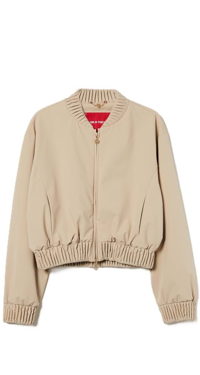 Blusão bomber, €159,99, Lion of Porches.