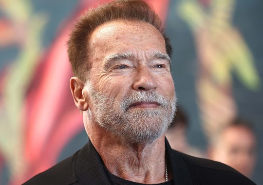 Arnold Schwarzenegger: "Chamei a este livro 'Faz-te Útil' porque é esse o melhor conselho que o meu pai me deu" 