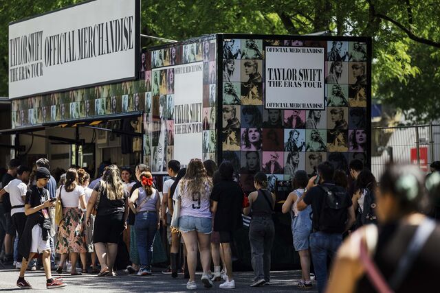 Fãs à espera de Taylor.