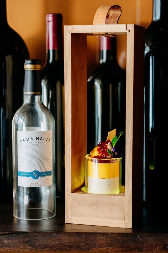 "A Garrafa de Vinho Dona Maria" – ou será uma sobremesa?