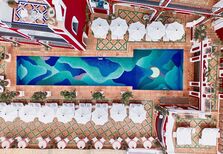 Le Sirenuse exibe o mosaico de piscina do artista Nicolas Party