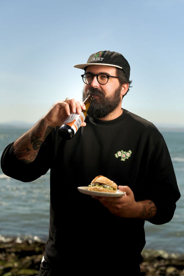 Pedro Abril assume a cozinha, apresentando um menu onde o pão é a estrela.