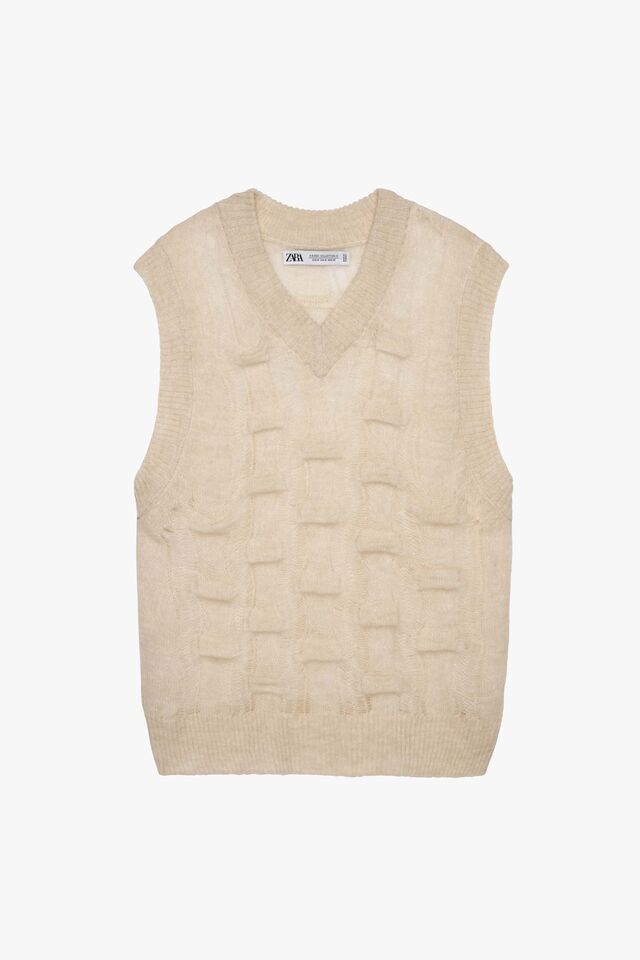 Colete, €39,99, Zara Limited Edition.