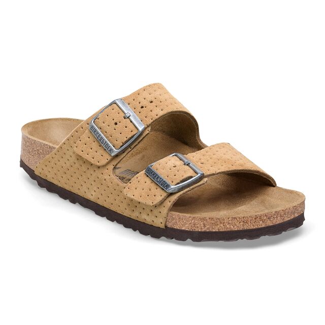 Sandálias Arizona, €120, Birkenstock.