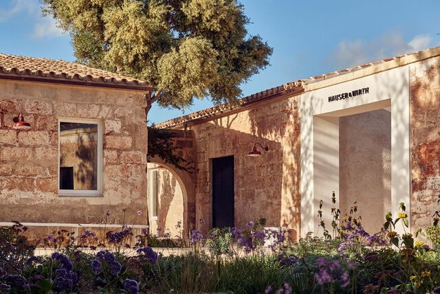 Oferta não falta, mas se o tempo só permitir uma aposta, a direção é a da incontornável galeria Hauser&Wirth.