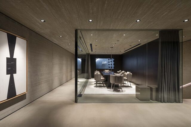 Minotti Kobe by Sukeno, concebido e desenvolvido pelo Minotti Studio.
