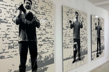 'Paradigm', por Ai Weiwei: Lego e porcelana como materiais de resistência