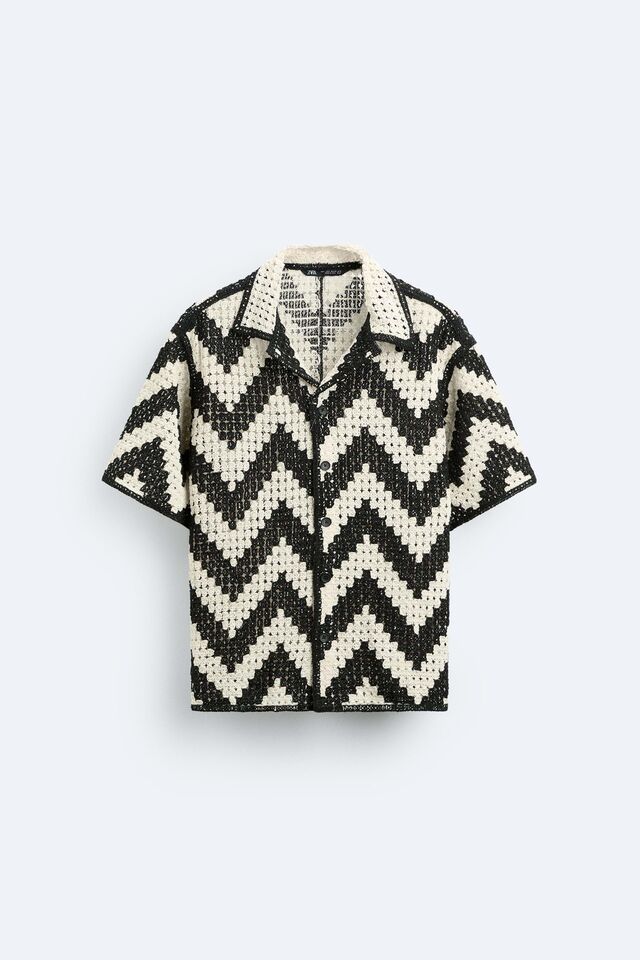 Camisa, €39,95, Zara.