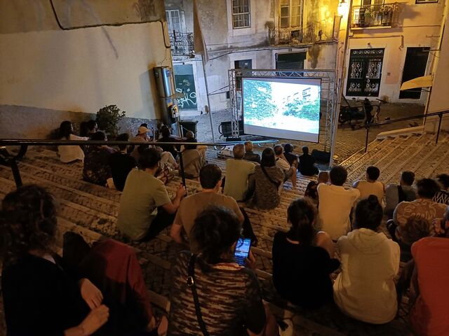 Este ano, na sua terceira edição oficial, o Cinalfama propõe-se, uma vez mais, a celebrar o cinema independente com projeções ao ar livre e de acesso gratuito, entre os dias 22 e 26 de julho.
