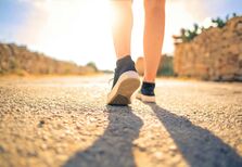 Andar pode aliviar a dor lombar? Os novos estudos garantem que sim