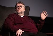 Guillermo del Toro apanha um susto na Escócia