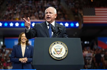 Quem é Tim Walz, o vice de Kamala Harris?