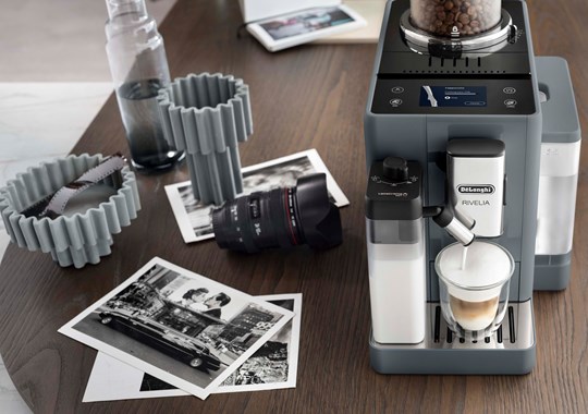 Rivelia, a nova máquina da De’Longhi que aprende ao pormenor uma rotina de café