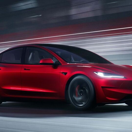 Novo Tesla Model 3 Performance: era preciso tanto?