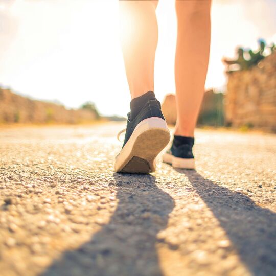 Andar pode aliviar a dor lombar? Os novos estudos garantem que sim