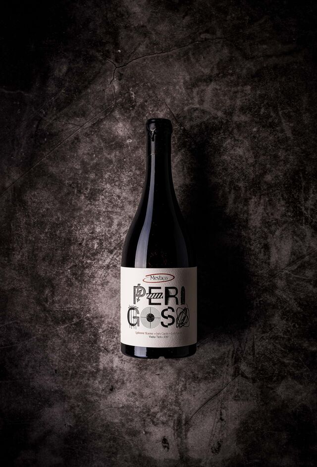 O Perigoso, um tinto complexo de várias castas ao qual não falta sequer uma percentagem de branco.