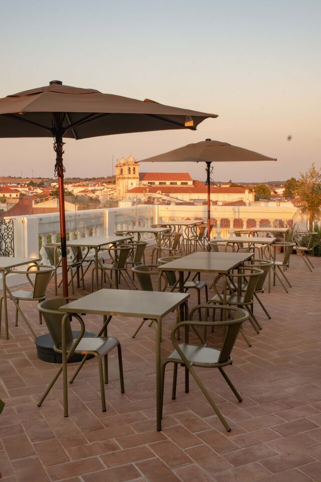 Esplanada no terraço do hotel