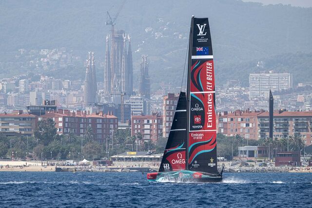 Emirates Team New Zealand não recebe qualquer ponto, mesmo em caso de vitória, porque é o vencedor da última edição e está automaticamente qualificado para a America’s Cup.