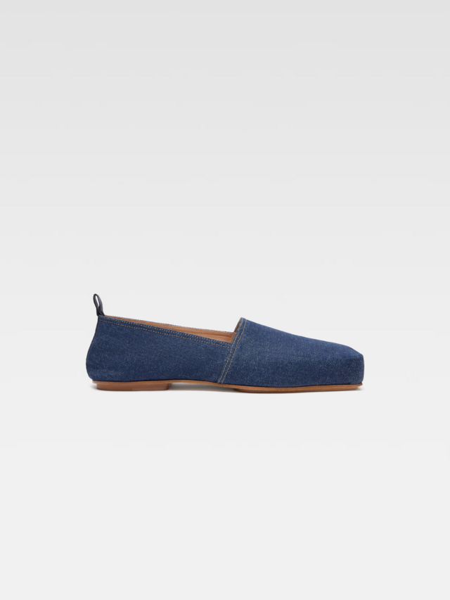 Alpercatas Les espadrilles Carré, €390, Jacquemus.