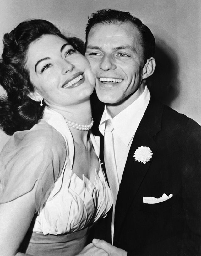 O caso de Ava Gardner foi especial, e ainda se fala de uma serenata memorável que Frank Sinatra lhe cantou ao piano, no bar.