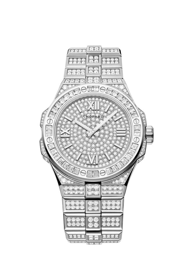 Logo no primeiro ano apresentaram um modelo totalmente engastado a diamantes, e como as possibilidades são imensas, a linha tem crescido a um ritmo superior à das outras coleções.