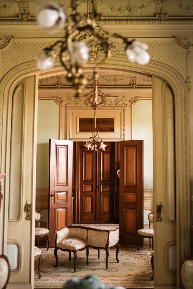 A Villa Idalina era então uma casa à frente do seu tempo, já equipada com energia elétrica ou água canalizada aquecida, bem como outros pequenos luxos.