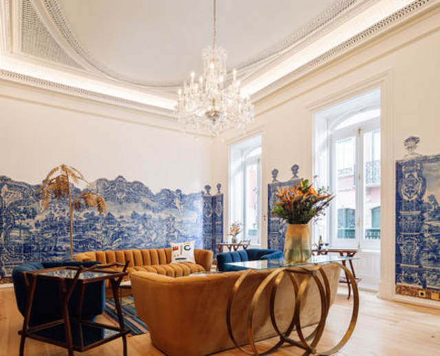 Restauraram e redecoraram o palácio, respeitando a herança cultural portuguesa, com os seus azulejos azuis e brancos e tetos com arabescos.