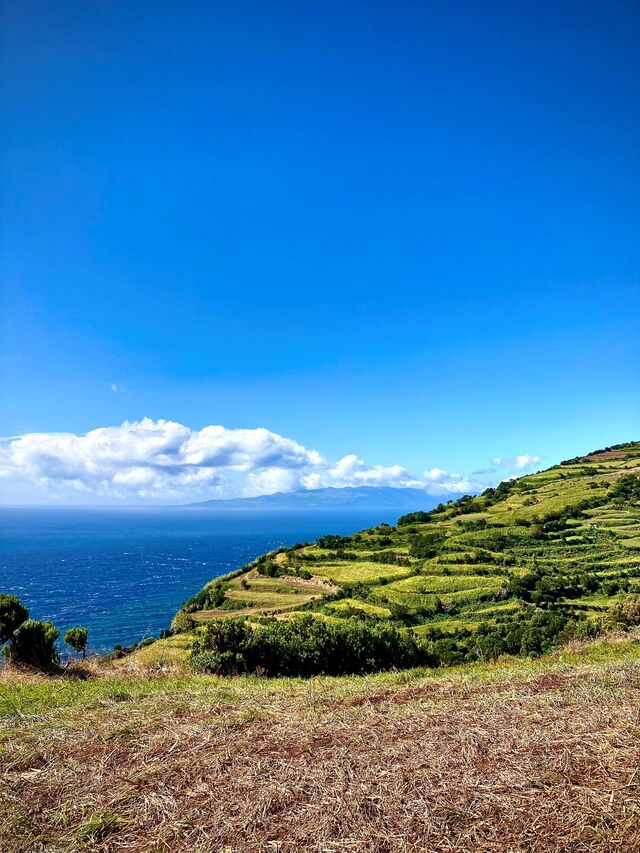 São Jorge, Descida às fajãs.
